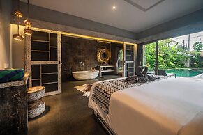 Luxury-Sang Villa-Central Sanur