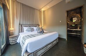 Luxury-Sang Villa-Central Sanur