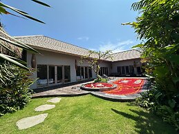 Luxury-Sang Villa-Central Sanur