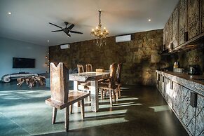 Luxury-Sang Villa-Central Sanur