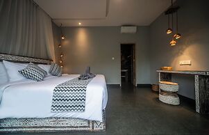 Luxury-Sang Villa-Central Sanur