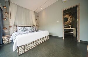 Luxury-Sang Villa-Central Sanur