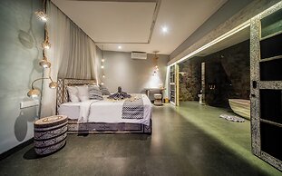 Luxury-Sang Villa-Central Sanur