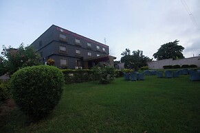 Noble House Hotel
