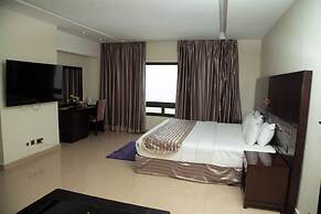 Noble House Hotel