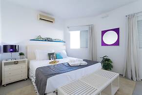 Cobertura com Piscina privativa e AC