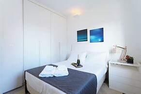 Cobertura com Piscina privativa e AC