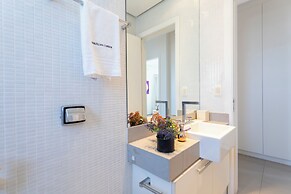 Cobertura com Piscina privativa e AC