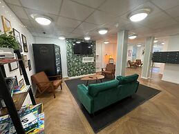 Student Only Apollo Court