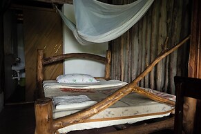 Dave Cave Eco Lodge and Campsite