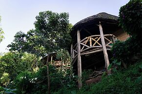 Dave Cave Eco Lodge and Campsite