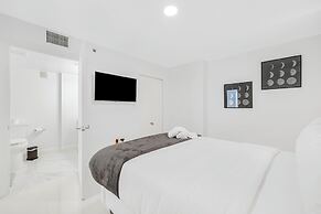 Chic Brickell Condos – Prime Location