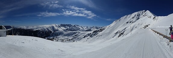 Opersite Morris Bar, Gondola 250m Away,