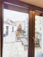 Cozy Apartment with Free Parking