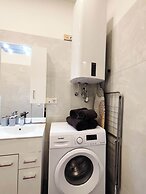 Cozy Apartment with Free Parking