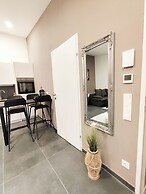 Cozy Apartment with Free Parking