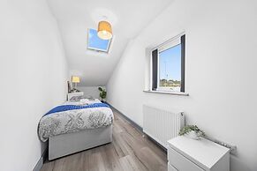 2 Bedroom Luxury Apartment Near Leeds City Centre