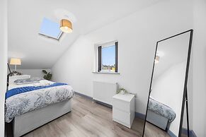 2 Bedroom Luxury Apartment Near Leeds City Centre