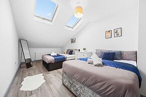 2 Bedroom Luxury Apartment Near Leeds City Centre