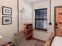 Hoosier Hot Springs & Inn