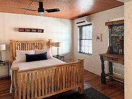 Hoosier Hot Springs & Inn