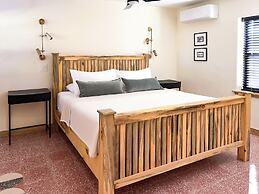 Hoosier Hot Springs & Inn