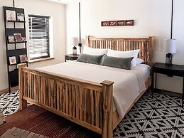 Hoosier Hot Springs & Inn