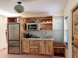 Hoosier Hot Springs & Inn