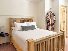 Hoosier Hot Springs & Inn