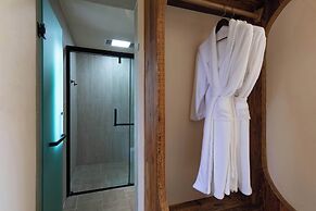 Liz's heart is in the sky