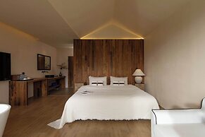 Liz's heart is in the sky