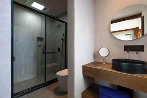 Liz's heart is in the sky