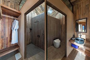 Liz's heart is in the sky