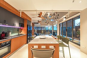 Beautiful Sea View Full Smart House 3BR