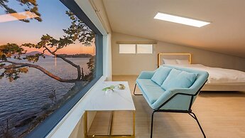 Geoje Daol Pool Villa Pension