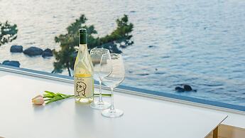 Geoje Daol Pool Villa Pension