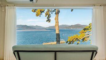 Geoje Daol Pool Villa Pension