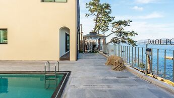 Geoje Daol Pool Villa Pension