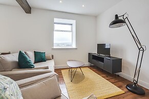 Host Stay Canalside Lofts Apartment
