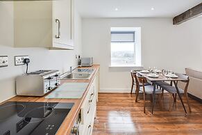 Host Stay Canalside Lofts Apartment