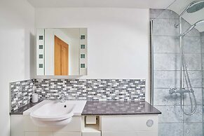 Host Stay Anvil Cottage