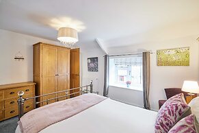 Host Stay Anvil Cottage