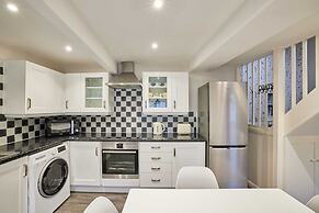 Host Stay Anvil Cottage