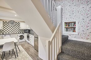 Host Stay Anvil Cottage