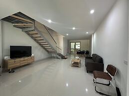 Modern House CNX