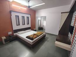 Hotel Shanti Palace By GRB