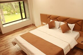 Hotel Shanti Palace By GRB