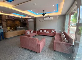 Hotel Shanti Palace By GRB