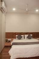 Hotel Shanti Palace By GRB