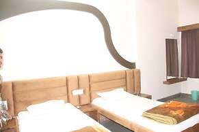 Hotel Shanti Palace By GRB